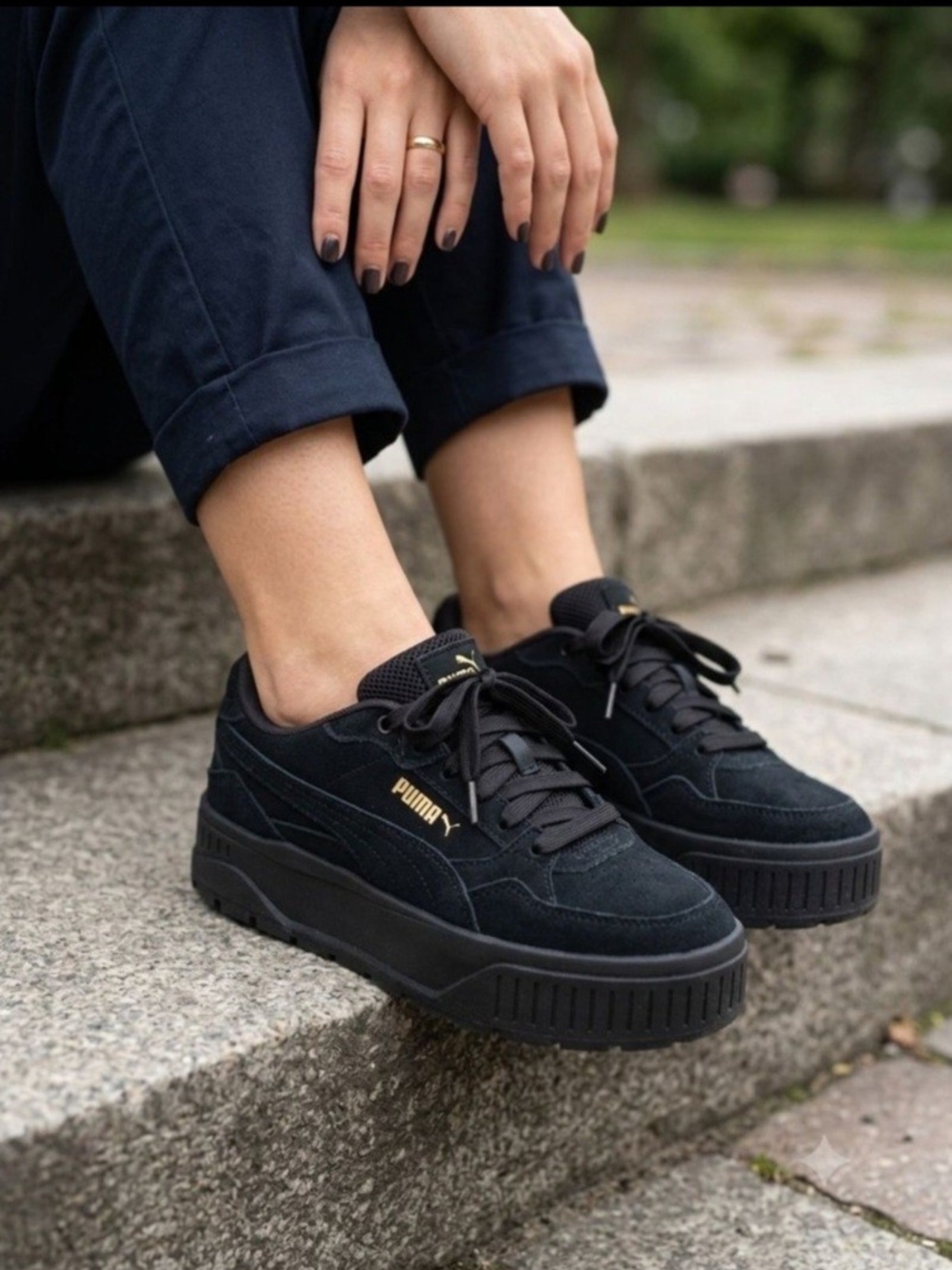 Puma Women's Black Platform Suede Sneakers. Size 6.5